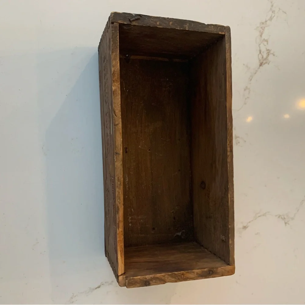 Vintage Lion Brand Pasteurized Chive Cream Cheese Wooden Box 3.5” x 3” x 7” NJ - Picture 3 of 10